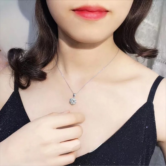 Fashion Women Round Cubic Zirconia Necklaces Pendant 925 Silver Wedding Jewelry - Picture 2 of 3